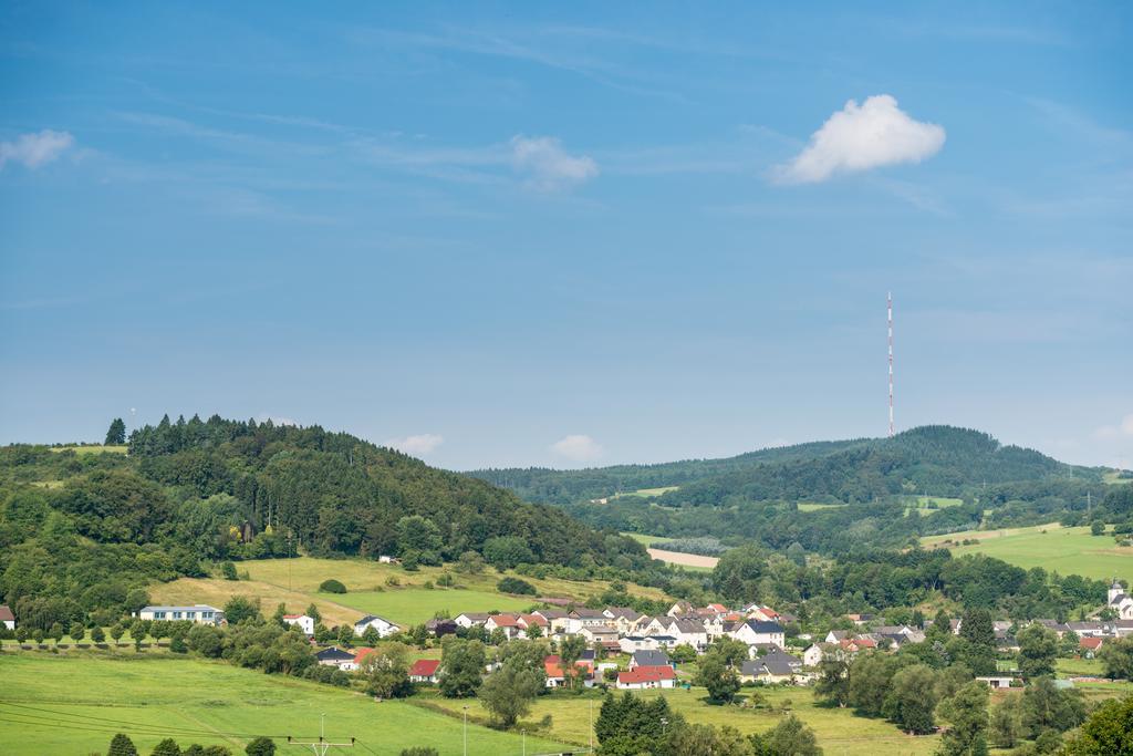 Brauers Landarthotel GmbH Daun Exterior foto
